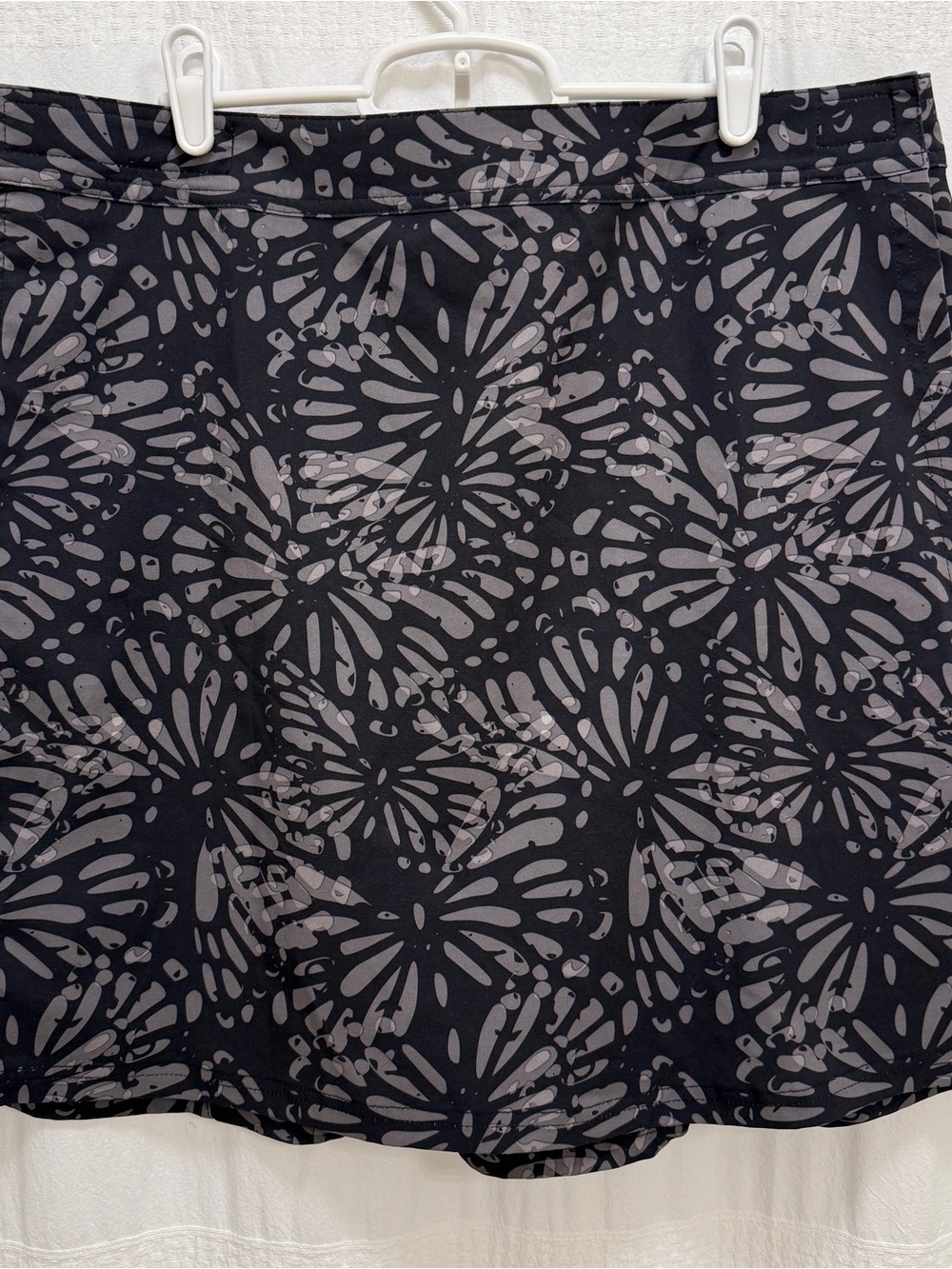 Rip Skirt Hawaii Wrap Skirt Gray Black Floral Women’s XL Swim Modest